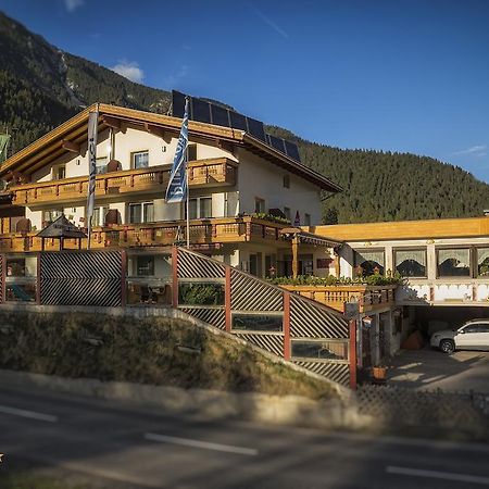 Ferienhotel Dobler Weissenbach am Lech Dış mekan fotoğraf