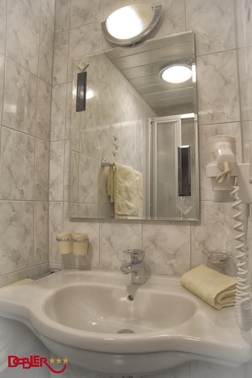 Ferienhotel Dobler Weissenbach am Lech Dış mekan fotoğraf
