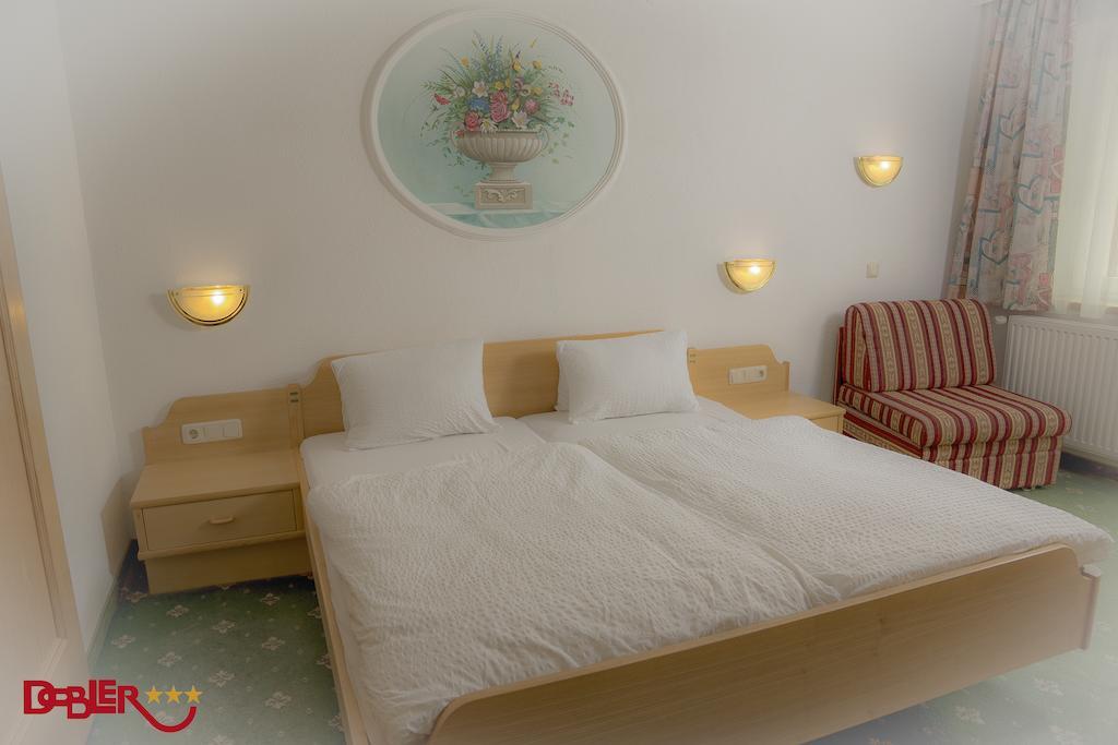 Ferienhotel Dobler Weissenbach am Lech Oda fotoğraf