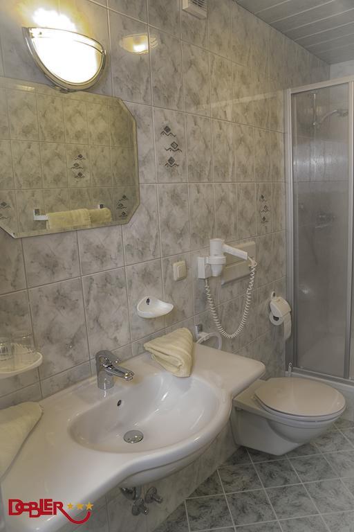 Ferienhotel Dobler Weissenbach am Lech Oda fotoğraf