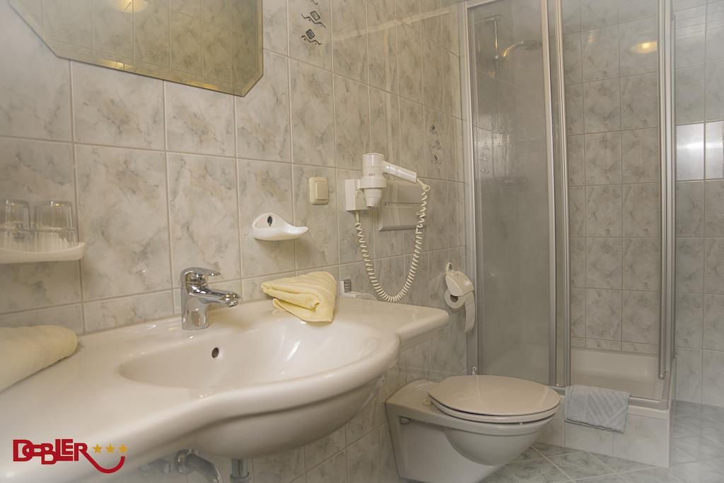 Ferienhotel Dobler Weissenbach am Lech Oda fotoğraf